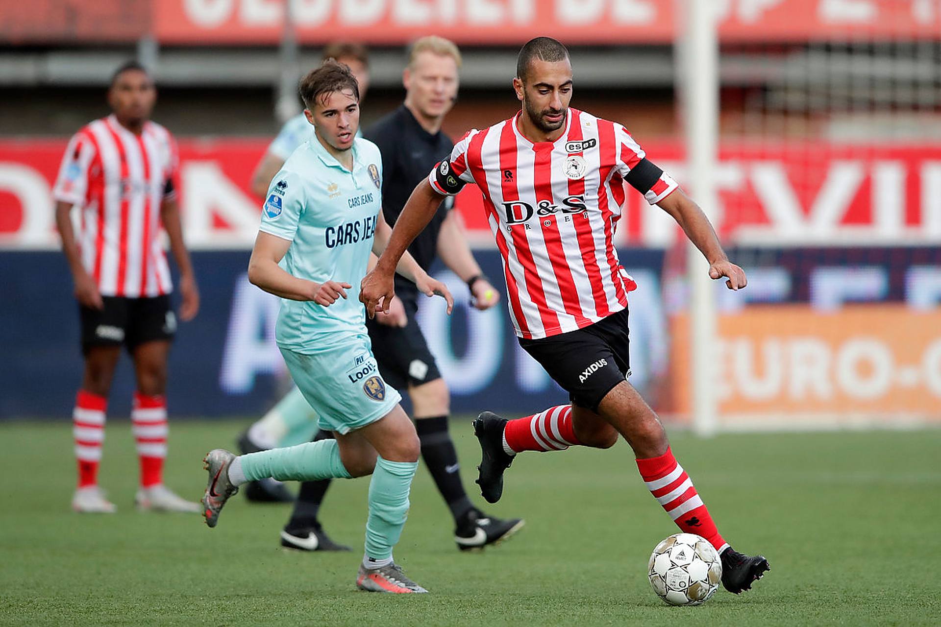 他们首次在 他们首次在